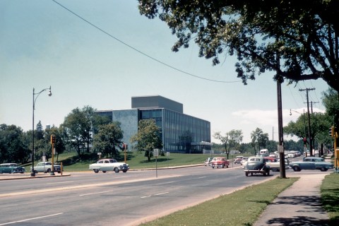 Looking west on Lake Street at the intersection of Dean Parkway and West Calhoun Parkway. (University of Minnesota, Digital Content Library)