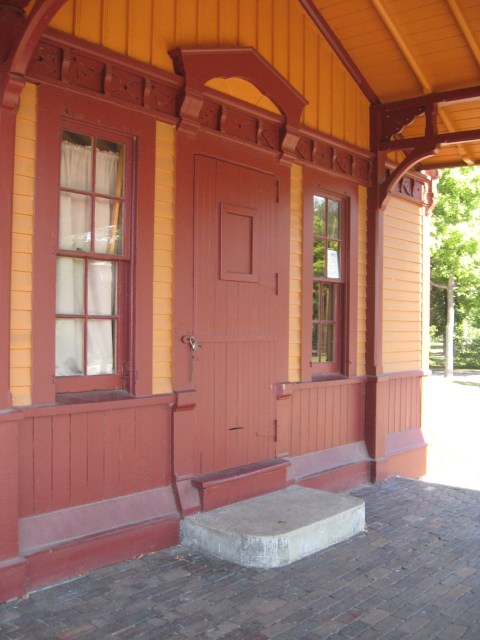 Closeup of trim on Princess Depot at Minnehaha Falls. (Richard Kronick.)