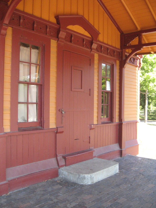 Closeup of trim on Princess Depot at Minnehaha Falls. (Richard Kronick.)